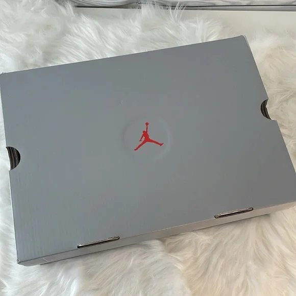 Air Jordan 13 Retro - Picture 12 of 12